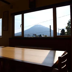 Niseko Tabi-tsumugi Backpackers Hostel
